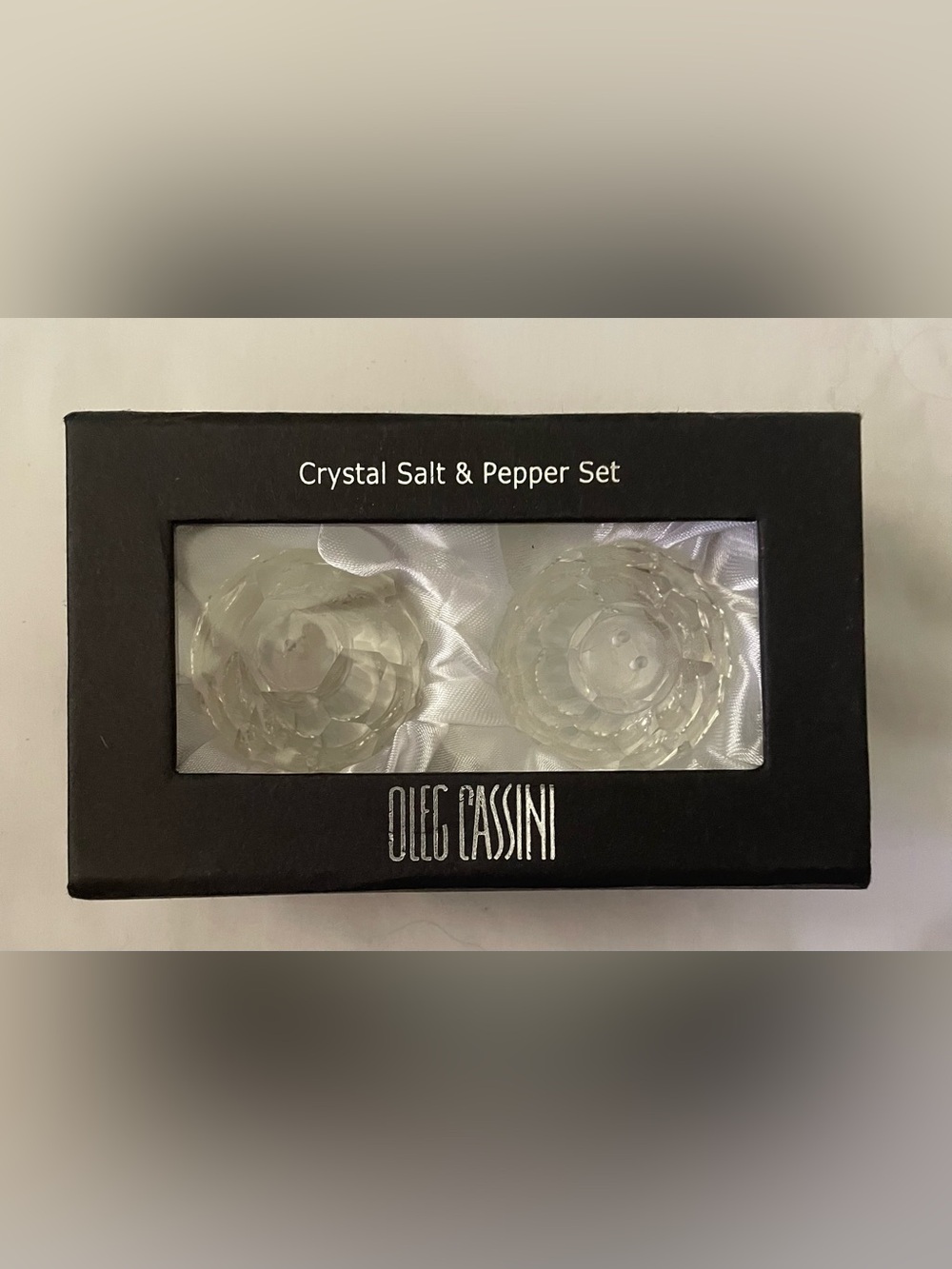 Oleg Cassini Crystal Salt & Pepper Shaker Set Faceted Clear w/ Box EUC